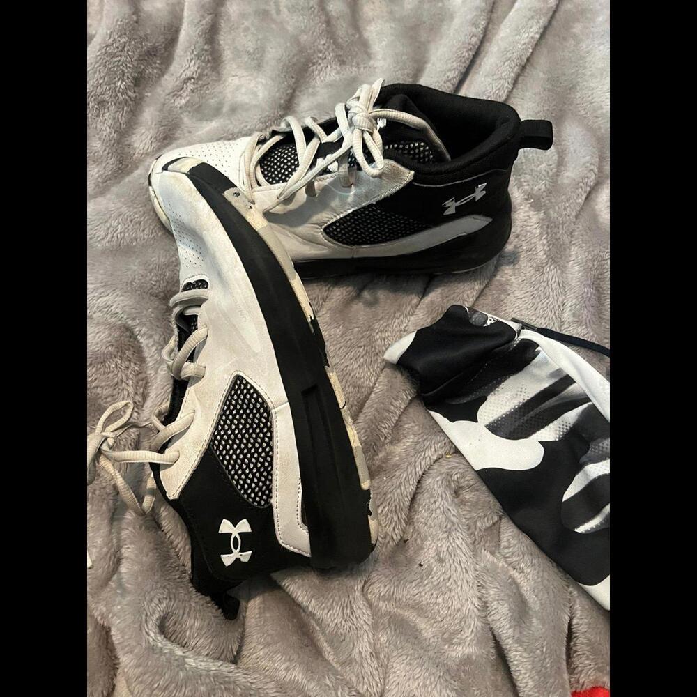 UA boys kids youth 5 shoes